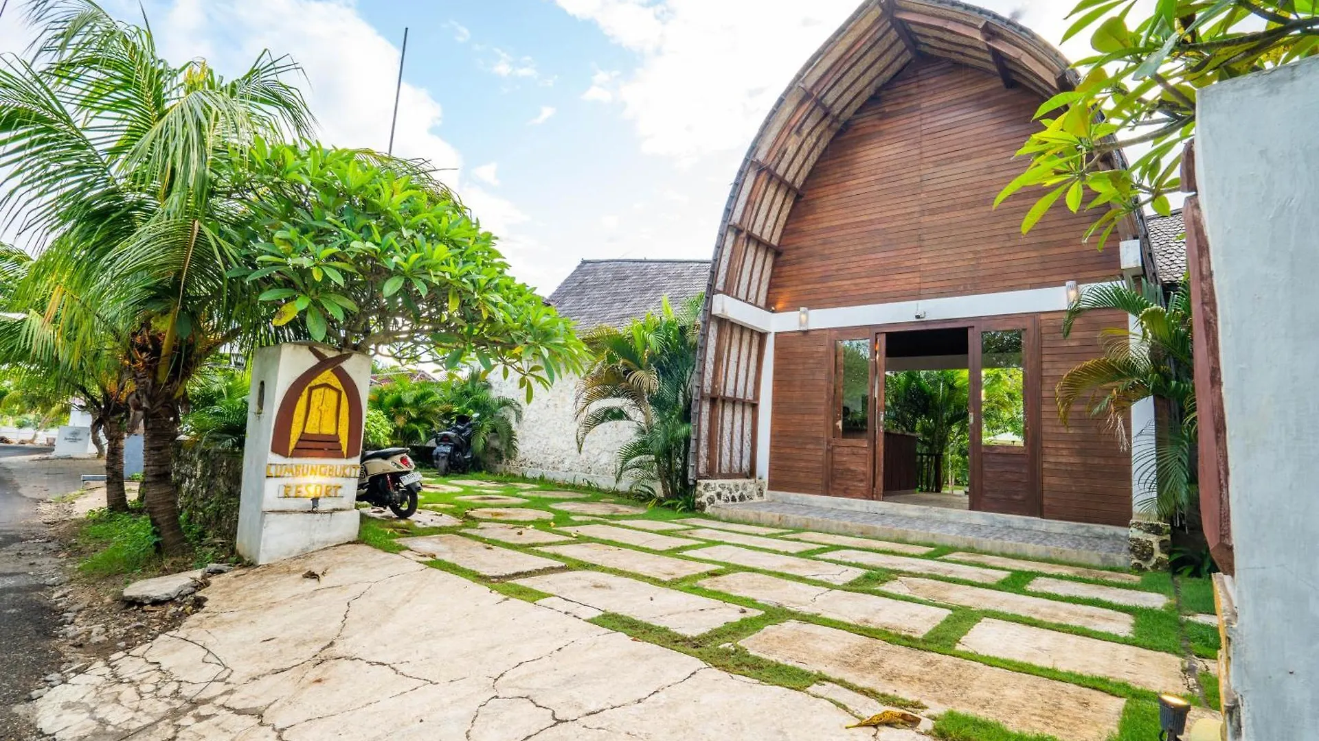 Lumbung Bukit Resort Uluwatu 3*,
